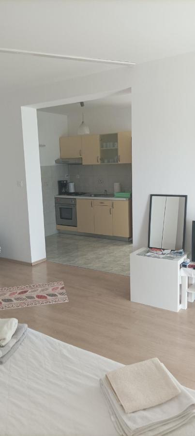 Feel Good Apartment Banjol Εξωτερικό φωτογραφία