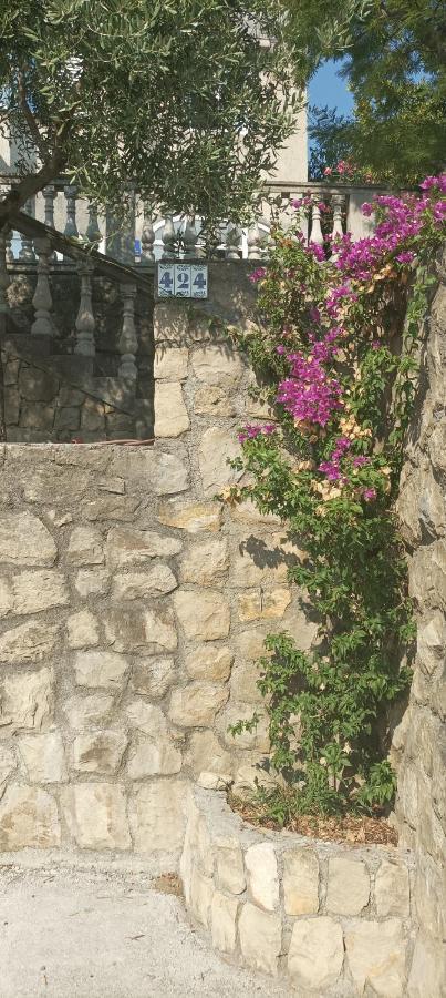 Feel Good Apartment Banjol Εξωτερικό φωτογραφία