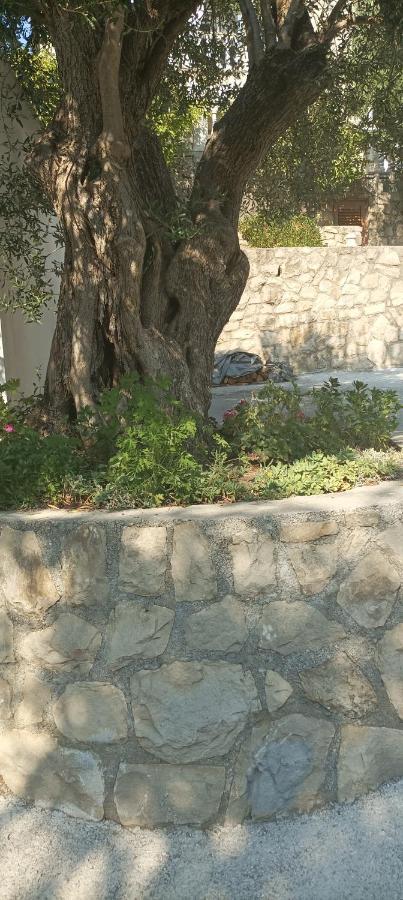 Feel Good Apartment Banjol Εξωτερικό φωτογραφία
