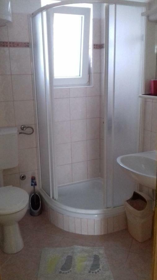 Feel Good Apartment Banjol Εξωτερικό φωτογραφία